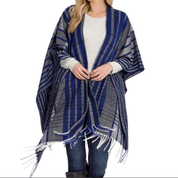 Woolrich Fleece O/S Poncho NWOT Blue/Gray Fringe - Picture 1 of 10